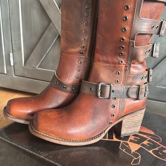 Derby - Cognac - Picture 9 of 10